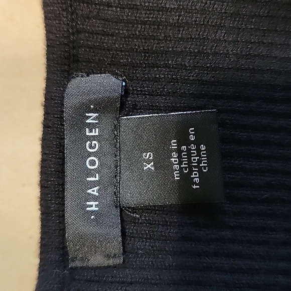 Halogen Size XS Black Ribbed Top, Long Sleeve, Sweetheart Neckline. Gently Used - Picture 11 of 12